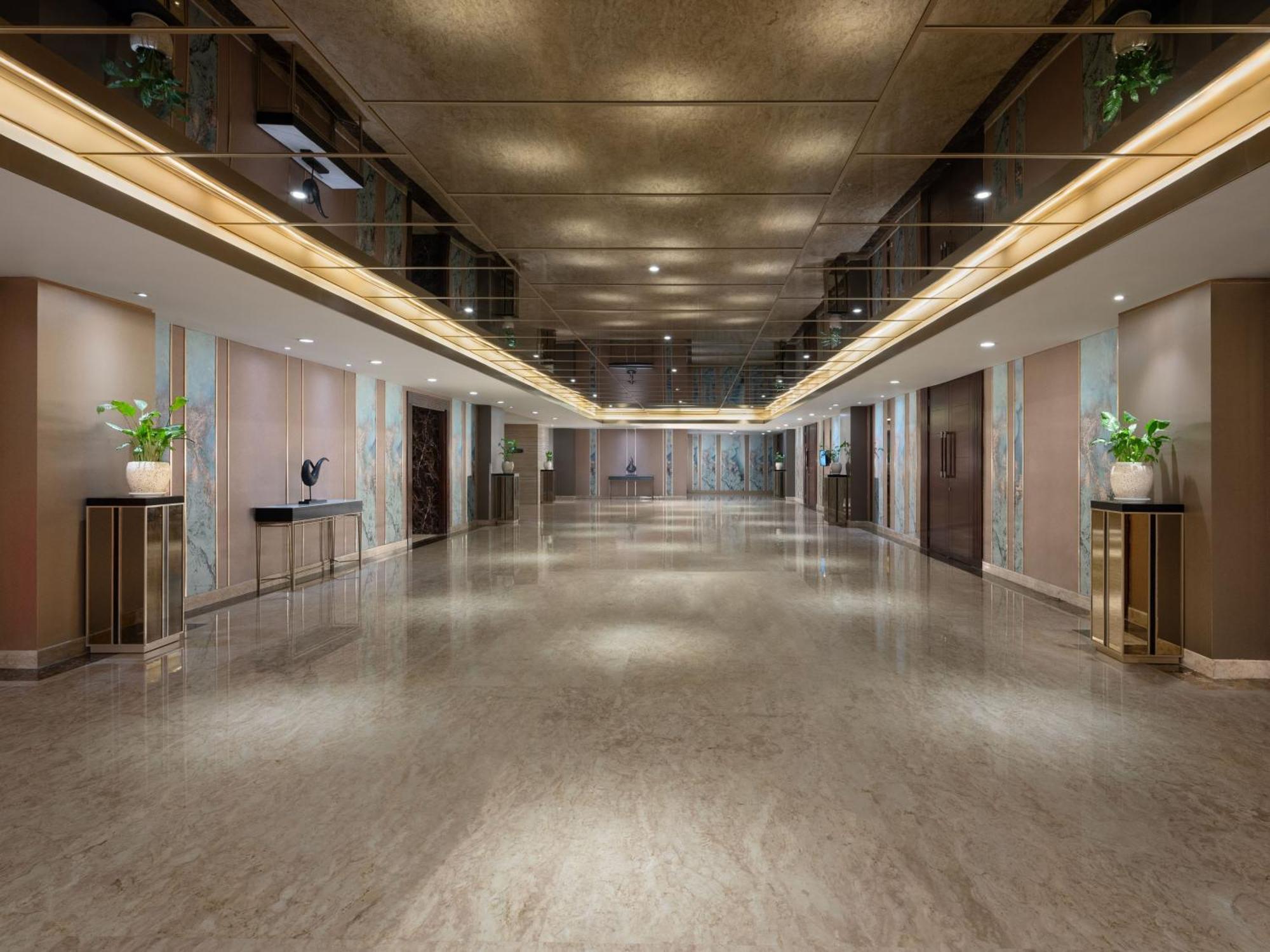 Hotel Santika Premiere Gubeng Сурабая Экстерьер фото