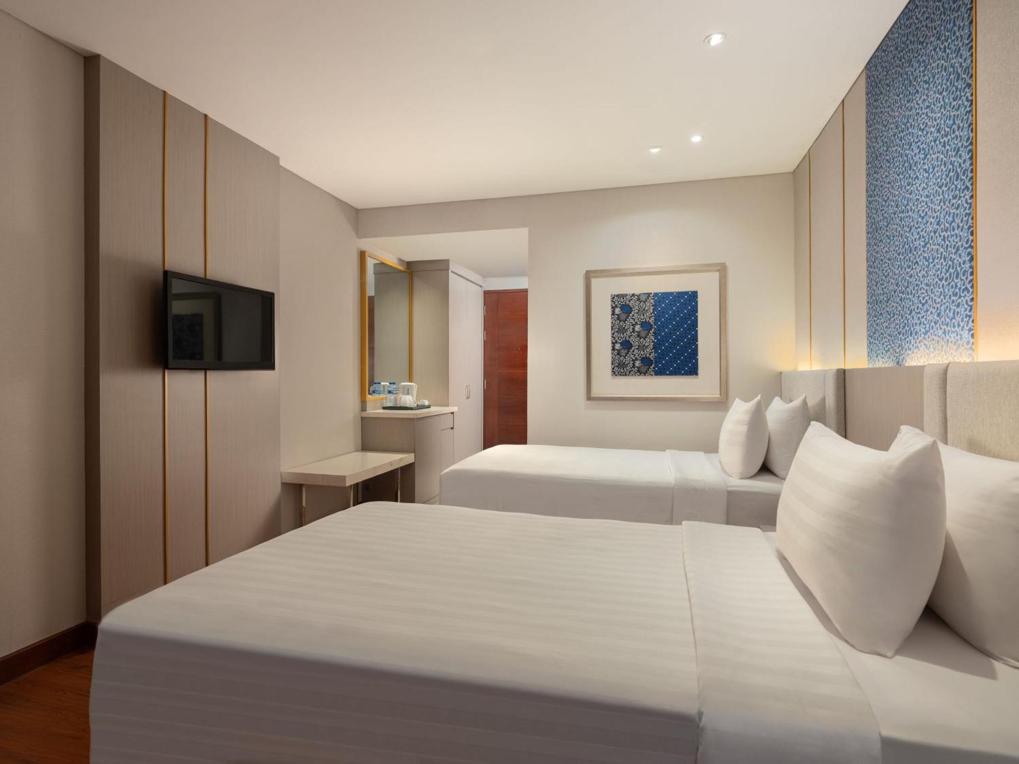 Hotel Santika Premiere Gubeng Сурабая Экстерьер фото