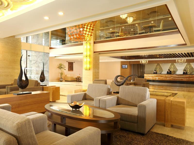 Hotel Santika Premiere Gubeng Сурабая Экстерьер фото