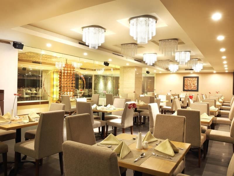 Hotel Santika Premiere Gubeng Сурабая Экстерьер фото